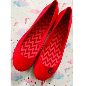 Cute handpainted ladybug shoes. Women 8 1/2